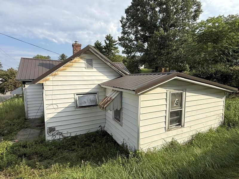 310 S State Street , Crooksville, OH 43731 Photo 9
