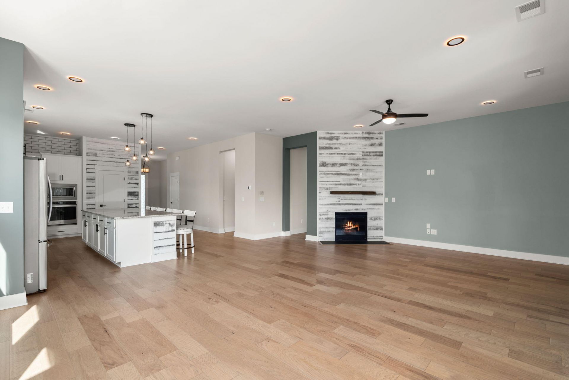 126 Clearblue Loop Photo 18