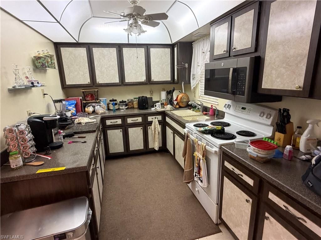 243 Thistle Ct, Lehigh Acres, FL 33936 Photo