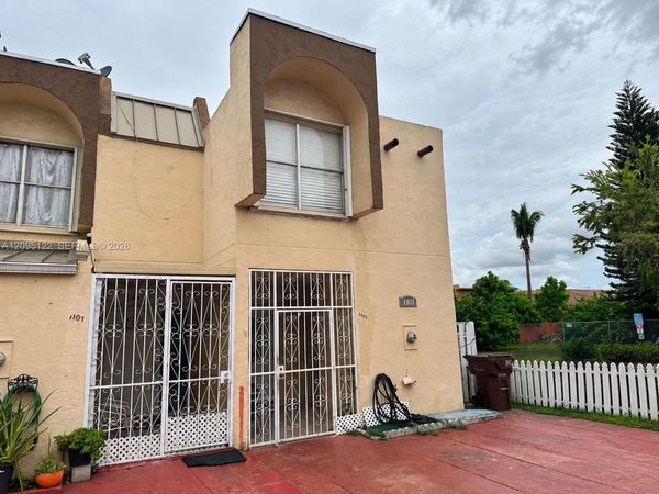 1103 W 39th Ter, Unit 20, Hialeah, FL 33012