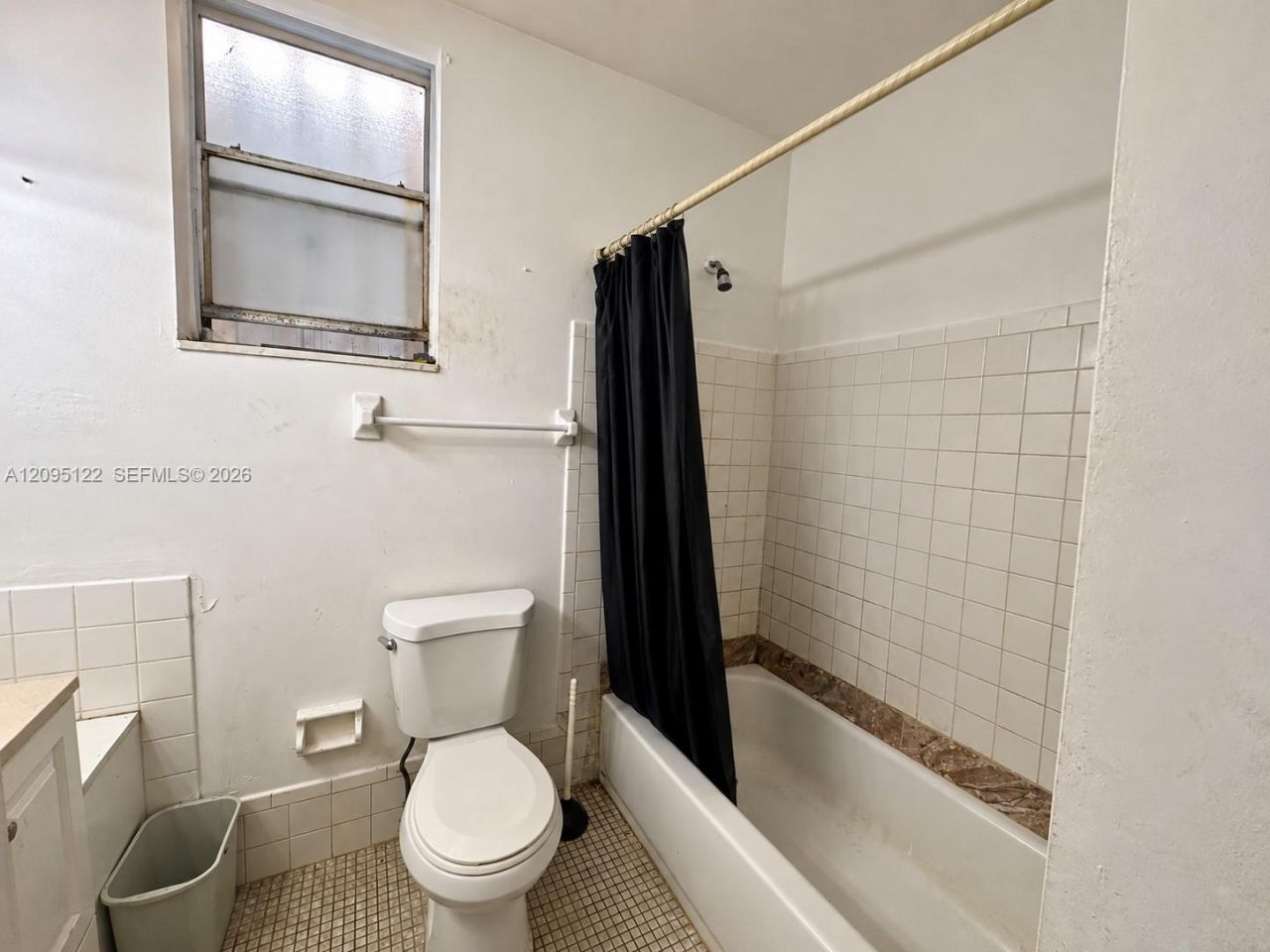 1103 W 39th Ter, Unit 20, Hialeah, FL 33012 Photo