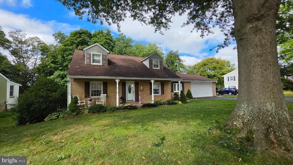 12 WINCHESTER ROAD , SHREWSBURY, PA 17361