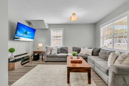 42 Woodleaf Court photo 4