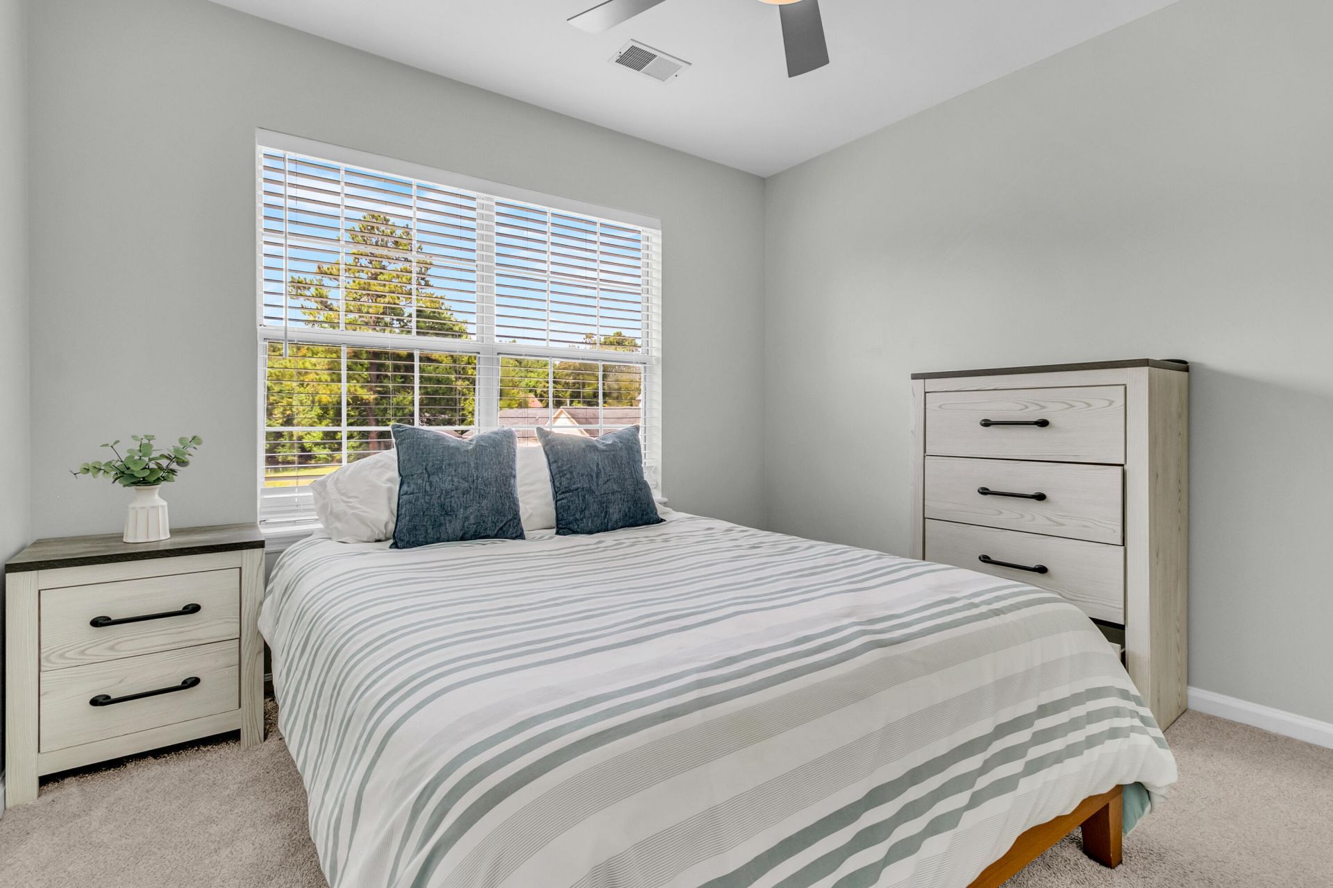 42 Woodleaf Court Photo 36
