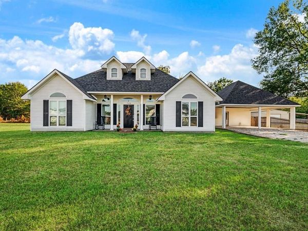 720 Daniel Street, Blossom, TX 75416