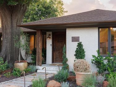 6861 E Mockingbird Lane, Dallas, TX 75214