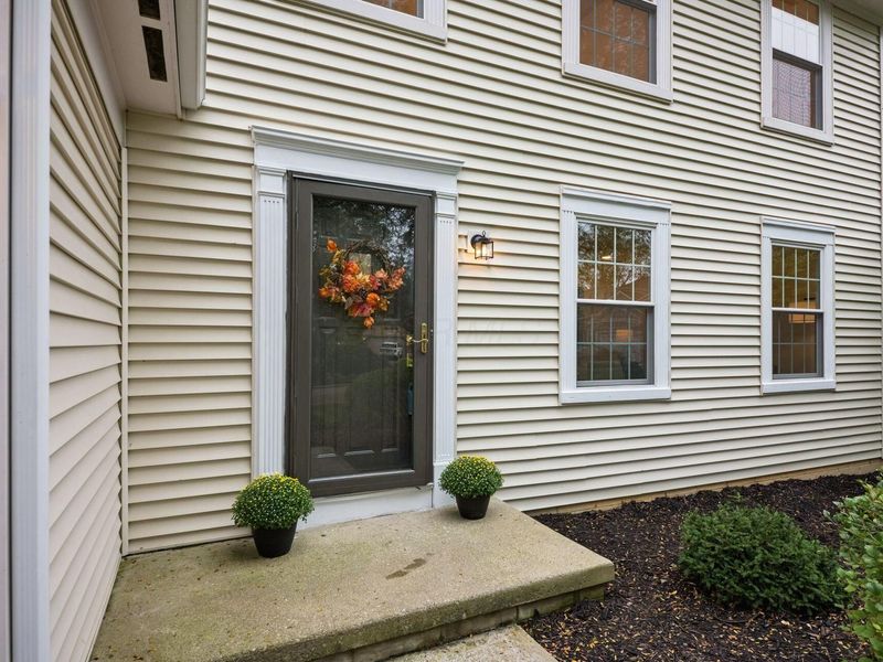 5925 Muncie Court , Dublin, OH 43017 Photo 4