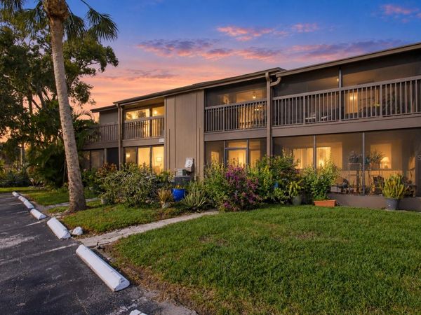 6346 NEWTOWN CIRCLE , Unit 46B4, TAMPA, FL 33615