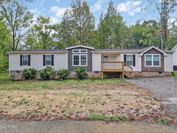 681 Hen Valley Rd , Oliver Springs, TN 37840