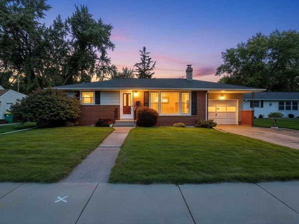 1086 THORNDALE STREET, Green Bay, WI 54304
