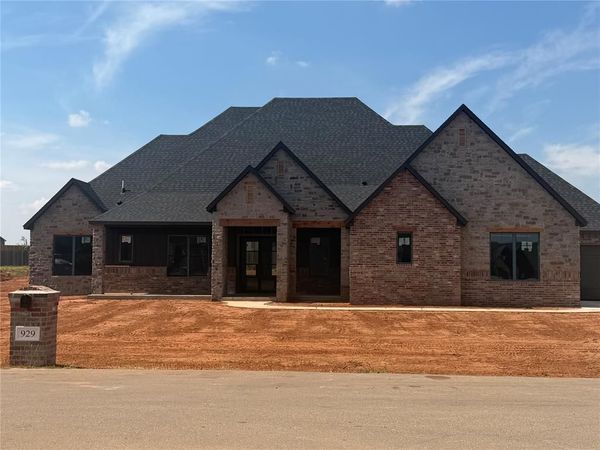 929 Dorsi Circle, Newcastle, OK 73065