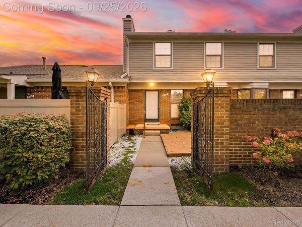 31008 Country Bluff, Farmington Hills, Mi 48331