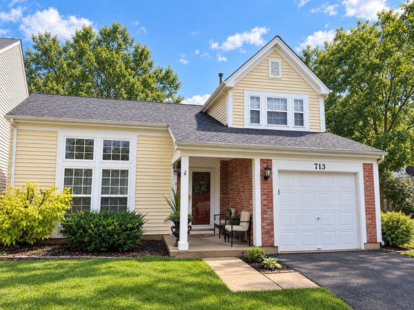 713 Crossland Drive, Grayslake, IL 60030