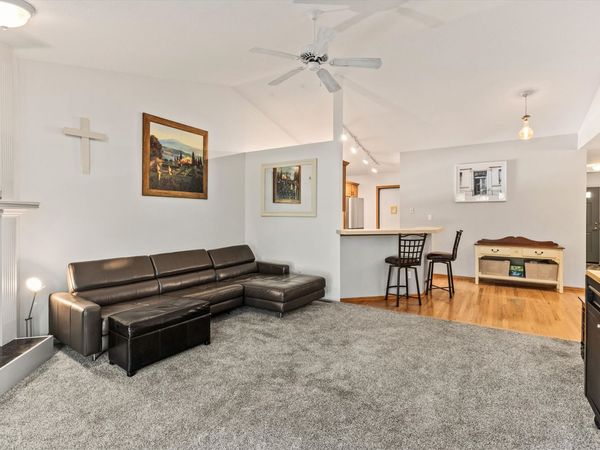 6734 Sutton Circle, Urbandale, IA 50322
