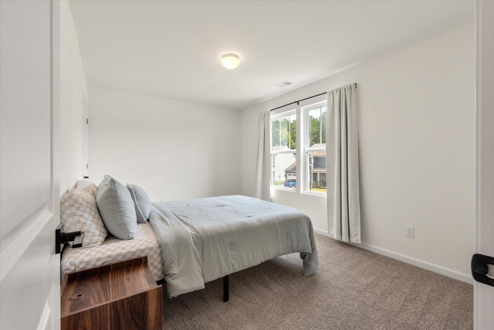 240 Surfbird Road Photo 17