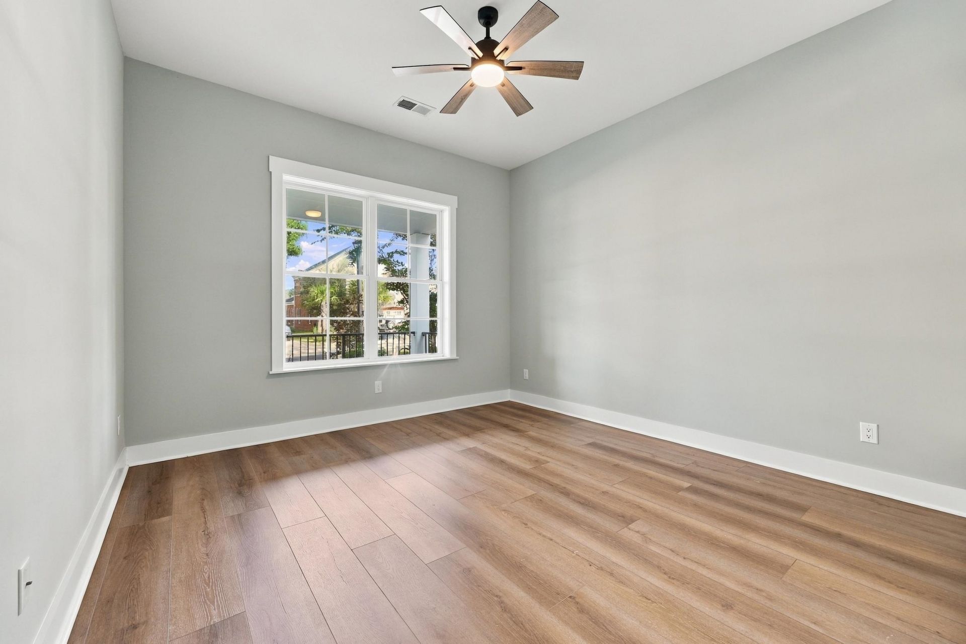 868 Crystal Water Way Photo 17