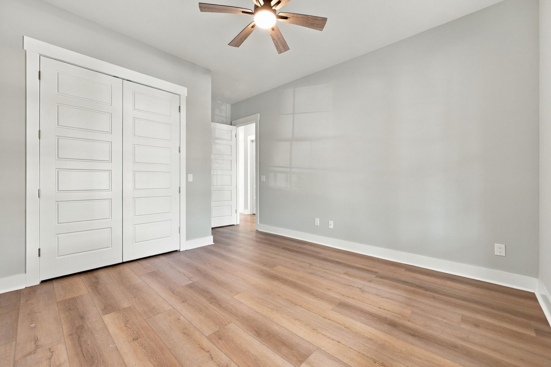 868 Crystal Water Way Photo 18