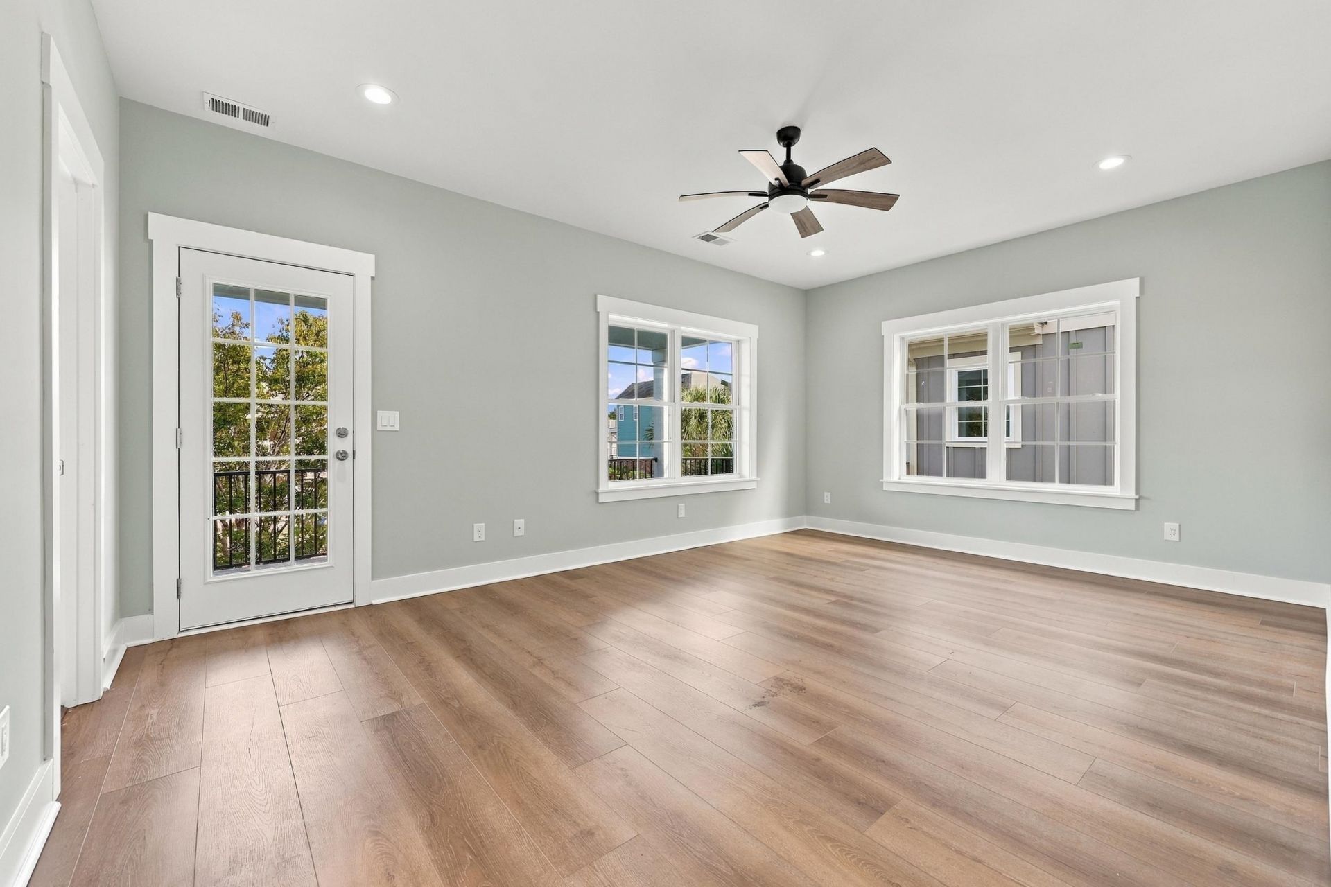 868 Crystal Water Way Photo 20