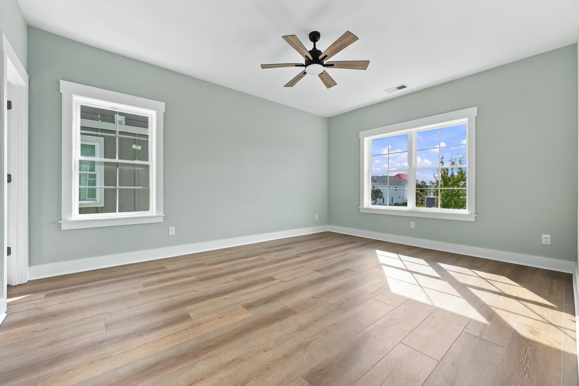 868 Crystal Water Way Photo 28