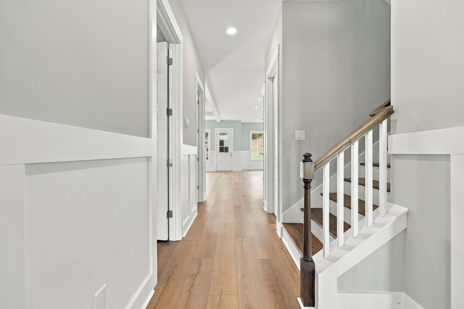 868 Crystal Water Way Photo 7