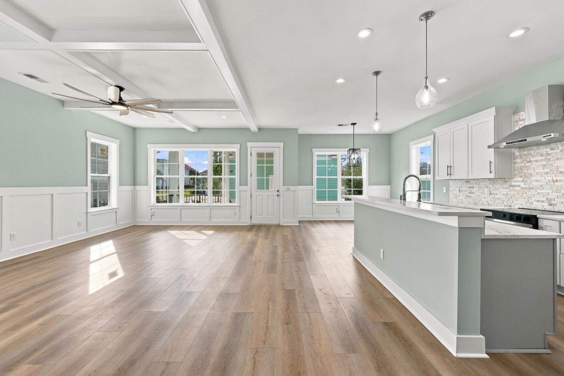 868 Crystal Water Way Photo 9