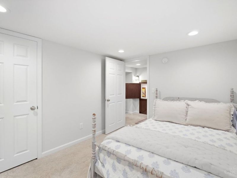 6989 Cambridge Avenue, Mariemont, OH 45227 Photo 26