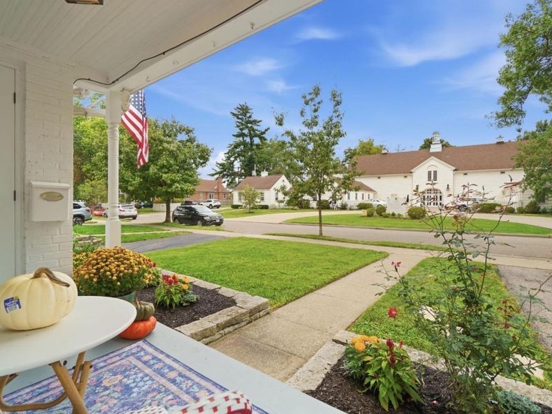 6989 Cambridge Avenue, Mariemont, OH 45227 Photo 4