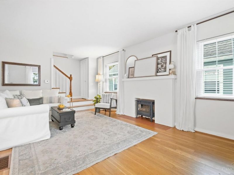 6989 Cambridge Avenue, Mariemont, OH 45227 Photo 7