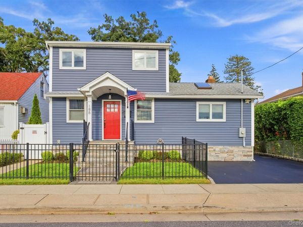 188 S Strong Avenue , Lindenhurst, NY 11757