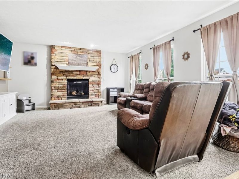 490 Cherrywood Lane, Painesville, OH 44077 Photo 4