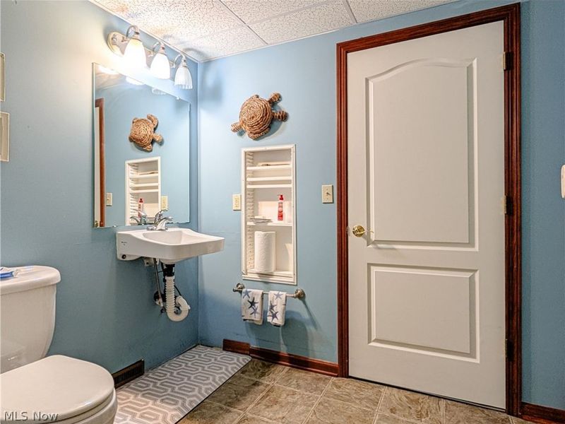 1202 Saint Abigail Street SW, Hartville, OH 44632 Photo 33