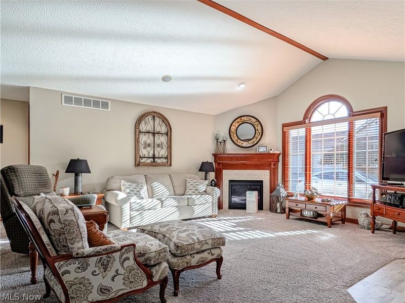 1202 Saint Abigail Street SW, Hartville, OH 44632 Photo 5