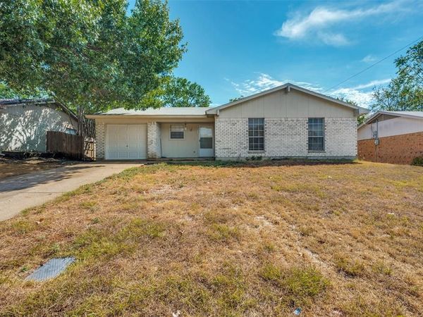 1211 Neptune Drive , Cedar Hill, TX 75104