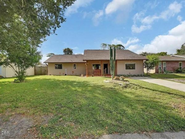 583 Cambridge Circle, South Daytona, FL 32119