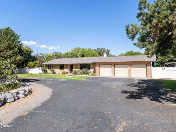 530 Country Drive, Fernley, NV 89408