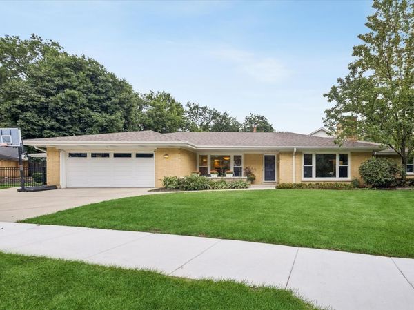 677 Wingate Road , Glen Ellyn, IL 60137