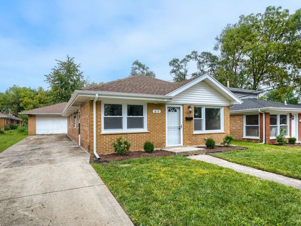 615 W 16TH Place, Chicago Heights, IL 60411