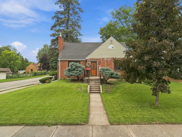 616 W 11th Street , Sterling, IL 61081