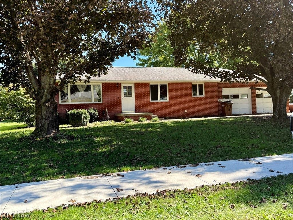 516 N Oak Street, West Lafayette, OH 43845 Main Photo