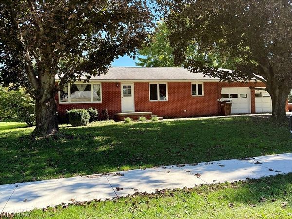 516 N Oak Street , West Lafayette, OH 43845