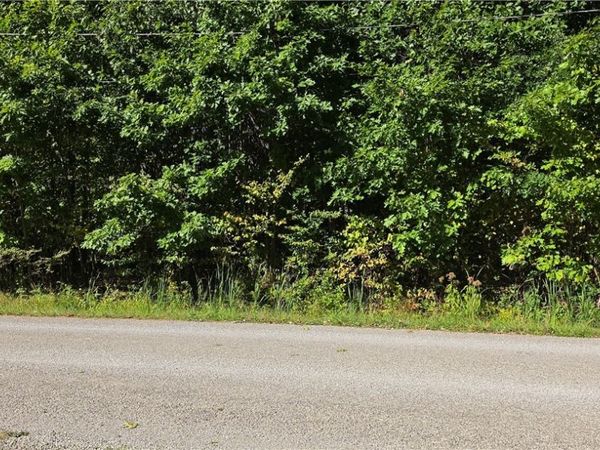 2050 North Plaza Drive, Roaming Shores, OH 44084