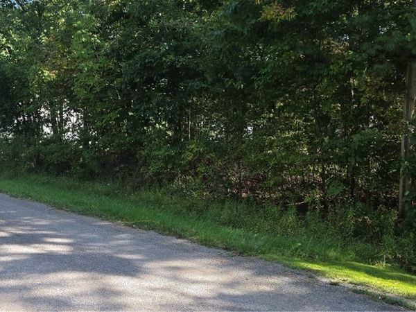 2060 South Plaza Drive, Roaming Shores, OH 44084