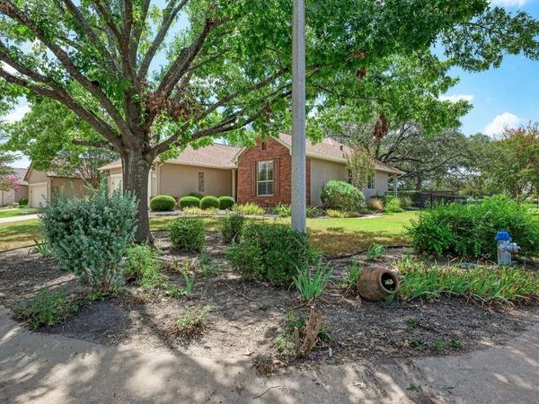 101 Dewberry DR, Georgetown, TX 78633