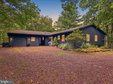 33 ESTATES DRIVE, LAKE HARMONY, PA 18624