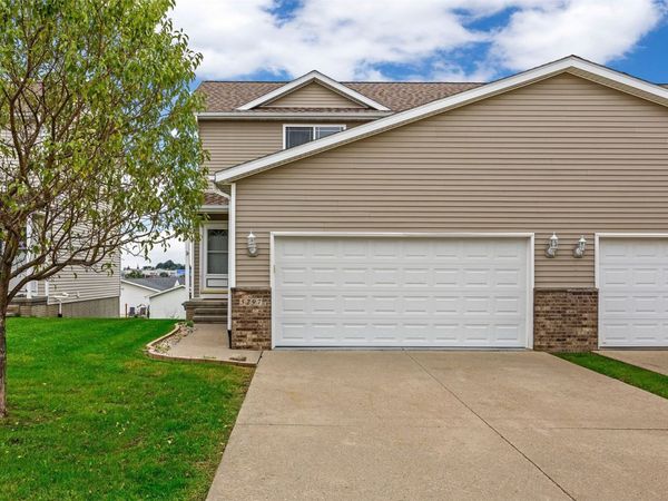 5297 Kacena Avenue , Marion, IA 52302
