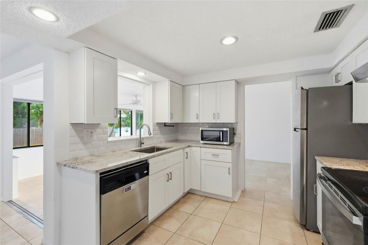 3667 Carol Lane , Sarasota, FL 34238 Photo