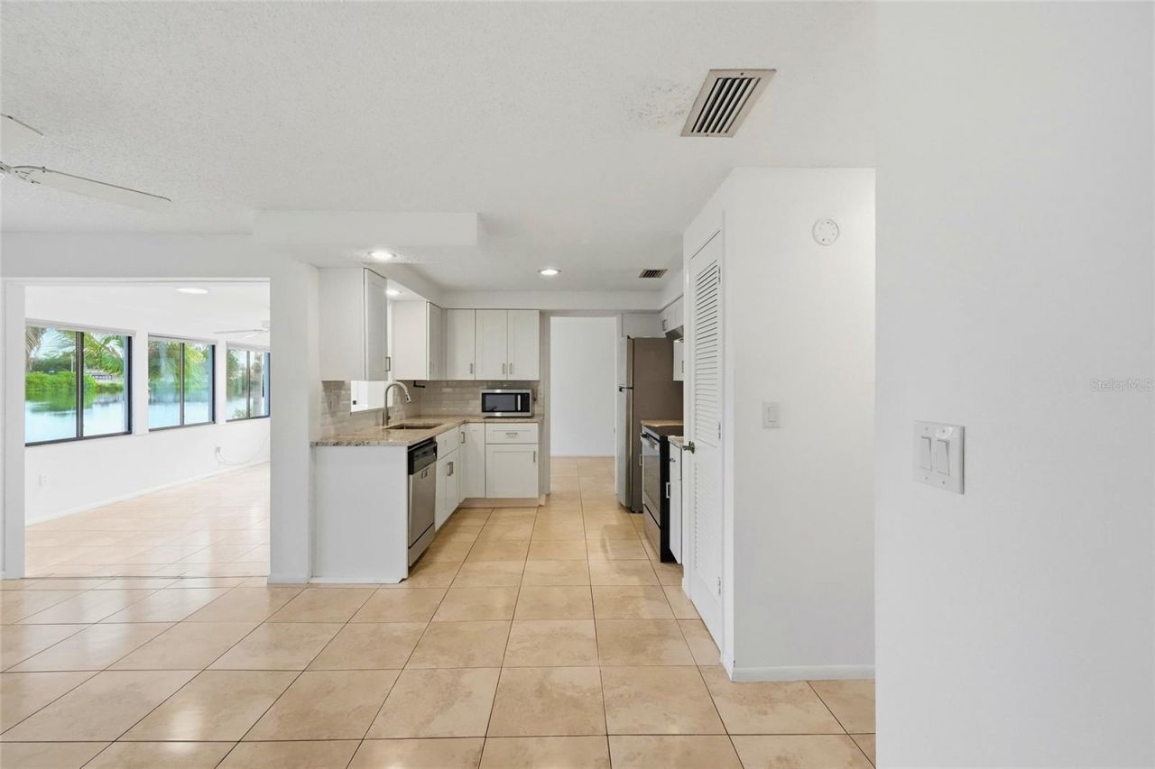 3667 Carol Lane , Sarasota, FL 34238 Photo