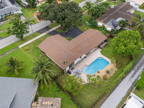 720 N CRESCENT Drive, Hollywood, FL 33021
