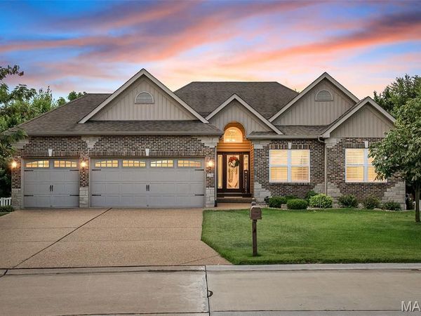 256 Mason Glen Drive , Lake St Louis, MO 63367