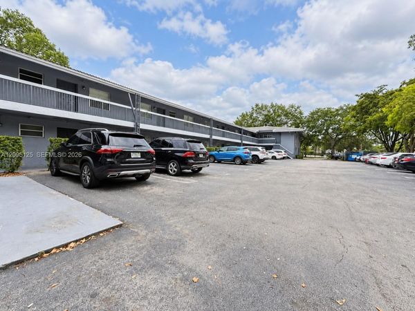 8982 W Sample Rd , Unit 204, Coral Springs, FL 33065